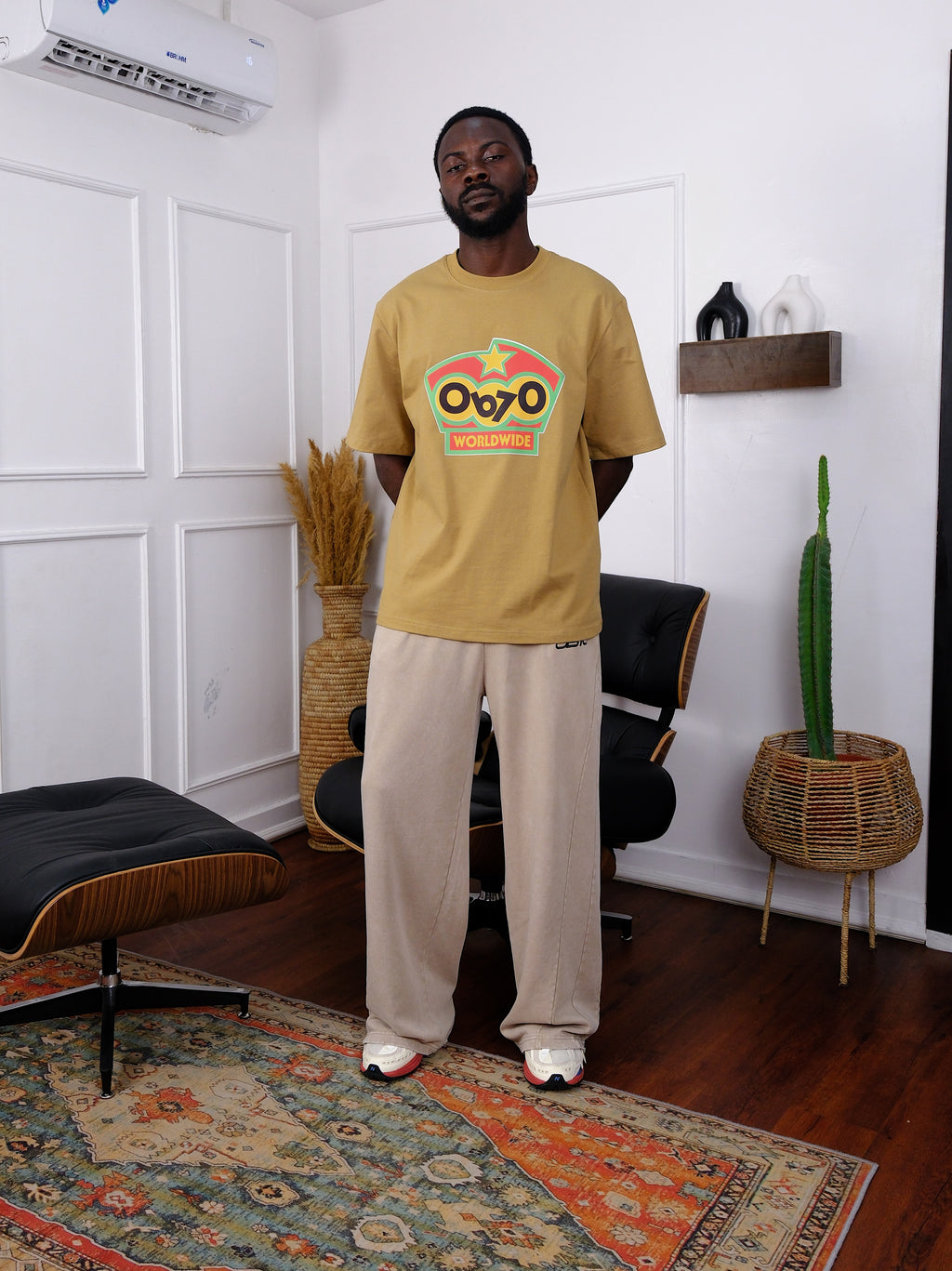 OB70 Worldwide Logo T-shirt