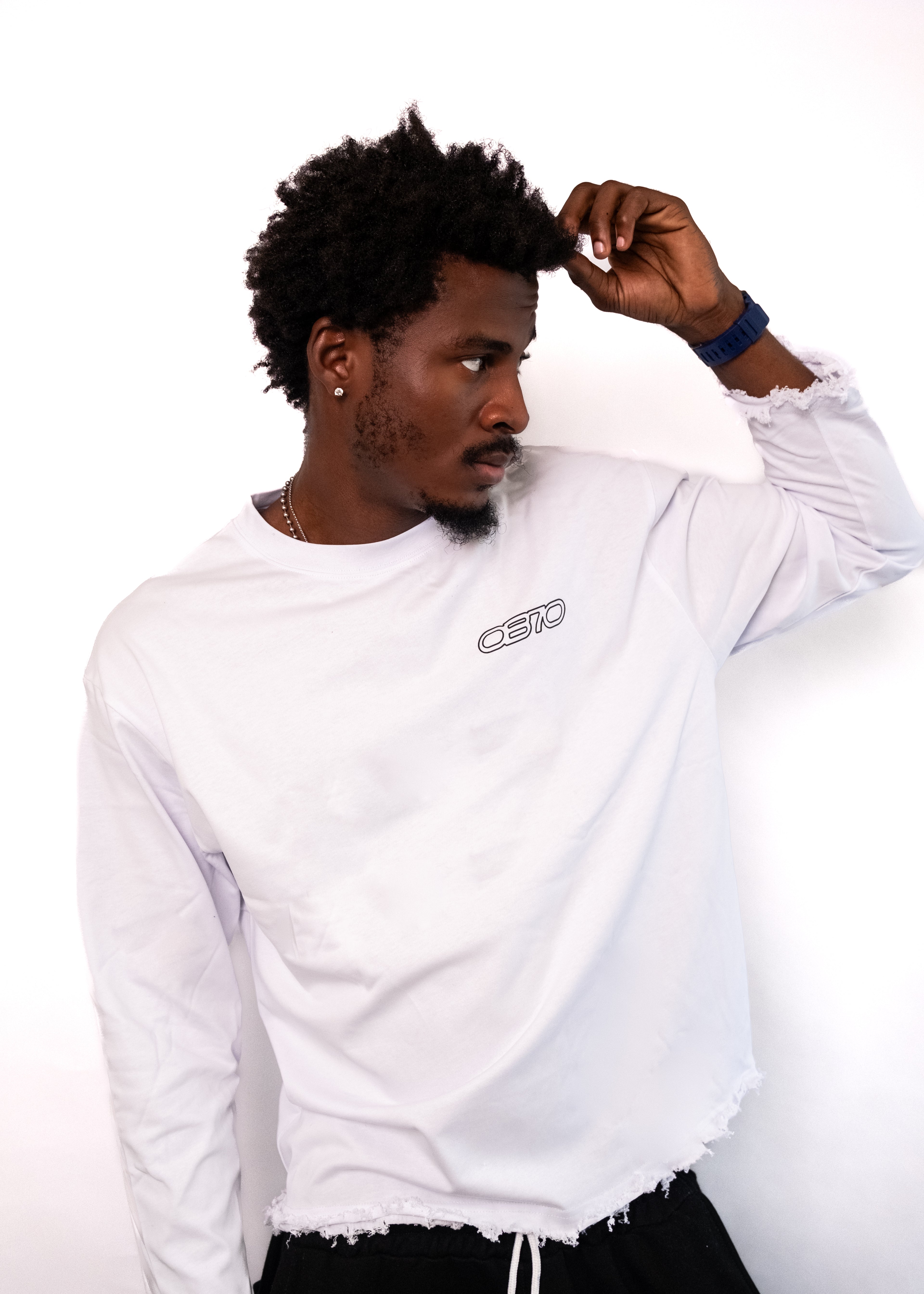 Distressed Basic Long Sleeve T-shirt [White]
